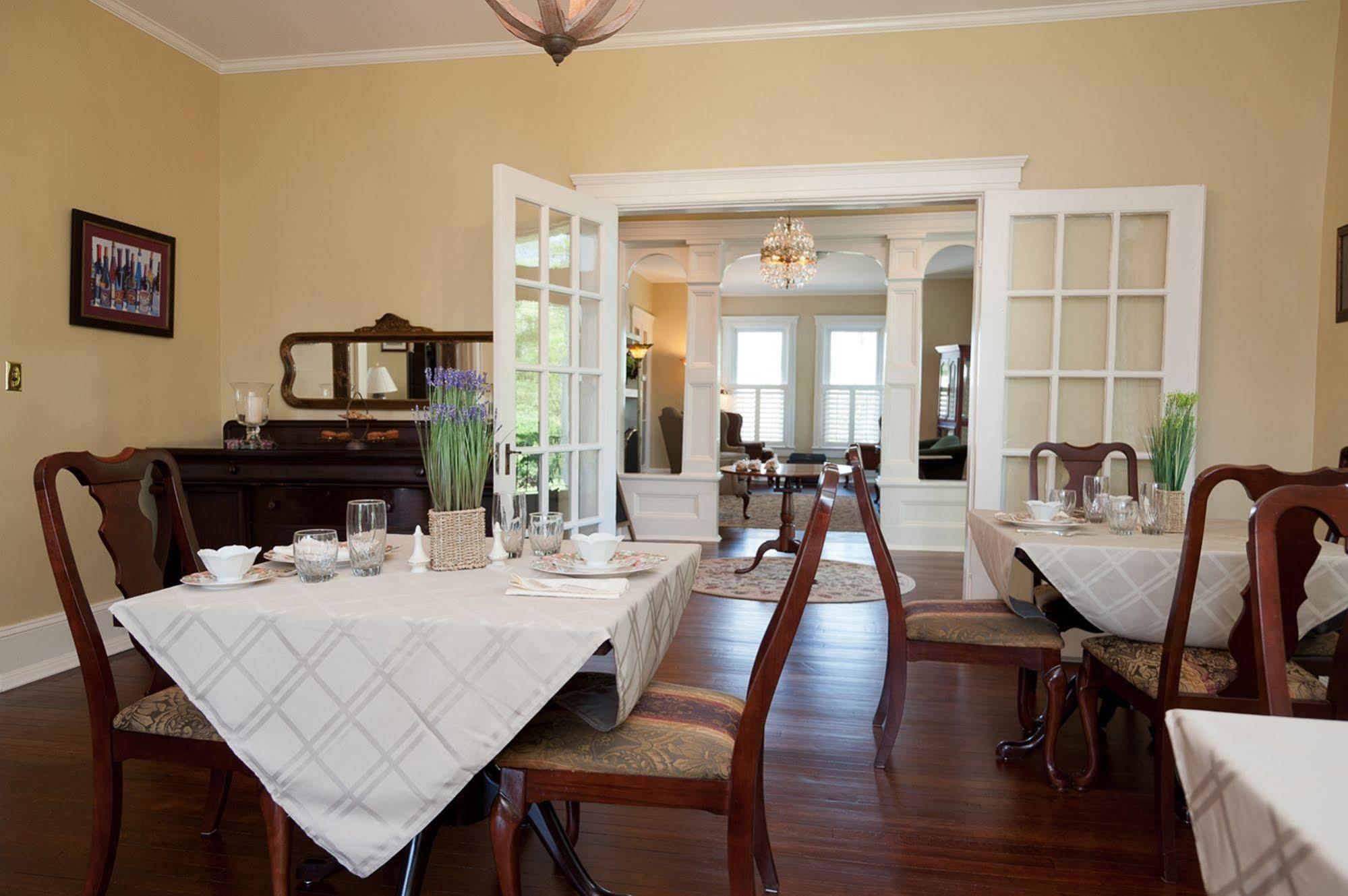 Steeles Tavern Manor Bed & Breakfast Raphine Ngoại thất bức ảnh